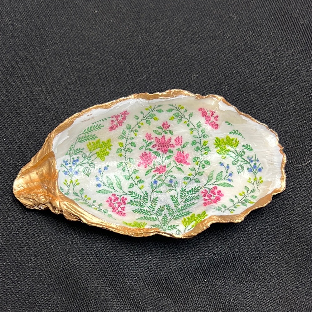 Oyster shell- Floral Decorative Trinket decor Dish with Gold Accents - Picture 7 of 11